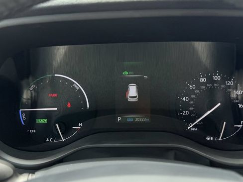Used 2023 Toyota Sienna XLE FWD image 25