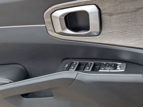 Used 2023 Kia Sorento EX FWD image 24