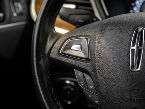 Used 2019 Lincoln MKC Select w/ Select Plus Package FWD image 23