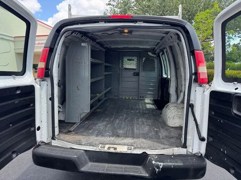 Used 2014 Chevrolet Express 2500 image 9