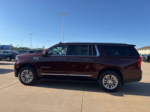 Used 2022 GMC Yukon XL SLT w/ SLT Premium Package AWD/4WD image 5