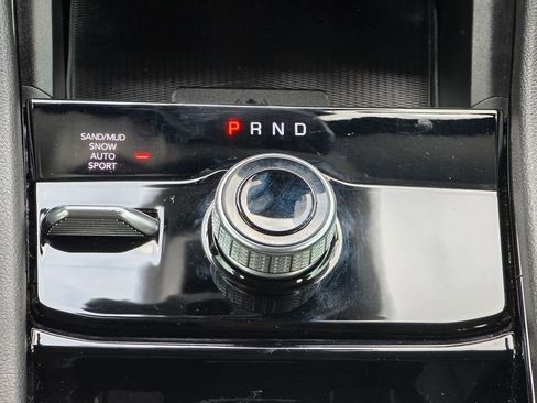 Used 2023 Jeep Grand Cherokee Limited w/ Luxury Tech Group II AWD/4WD image 17