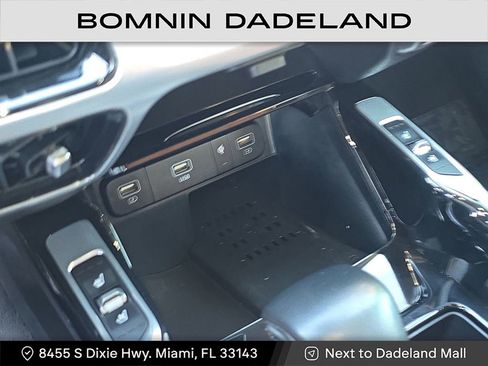 Used 2022 Kia Sorento SX Prestige w/ Rust Color Package image 25