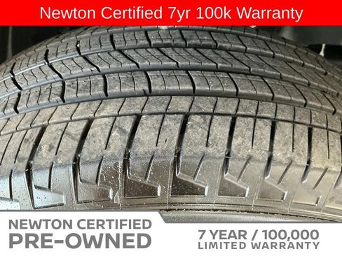 Used 2025 Nissan Frontier SV RWD image 44
