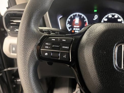 Used 2023 Honda Pilot LX image 25