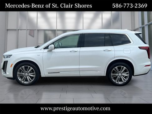 Used 2023 Cadillac XT6 Premium Luxury AWD/4WD image 2