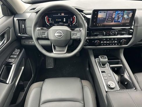 New 2026 Nissan Pathfinder SL image 18