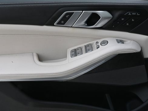 Certified 2025 BMW X7 xDrive40i w/ Executive Package image 29