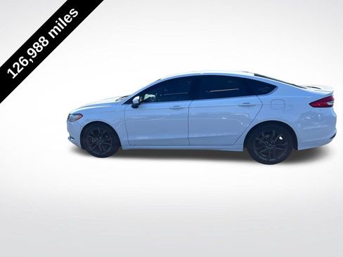 Used 2018 Ford Fusion SE w/ Equipment Group 201A FWD image 2