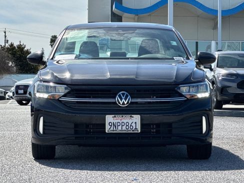 Used 2024 Volkswagen Jetta Sport image 5