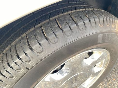 Used 2000 Cadillac De Ville Base w/ Comfort/Convenience Pkg image 18