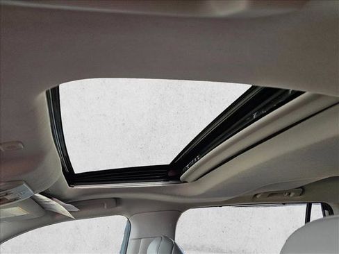 Used 2023 Toyota Highlander XLE image 16