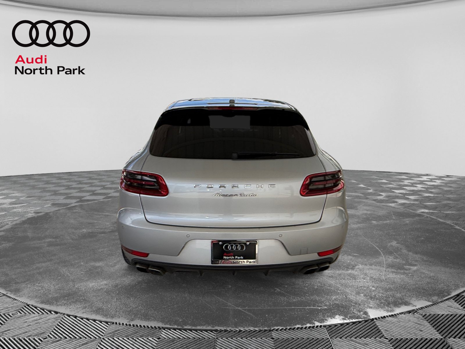 Used 2015 Porsche Macan Turbo AWD/4WD image 4