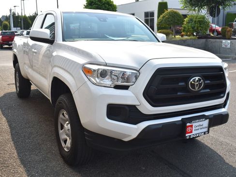 Certified 2020 Toyota Tacoma SR w/ SR Convenience Package AWD/4WD image 3