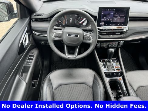 Used 2025 Jeep Compass Latitude w/ Convenience Group AWD/4WD image 11