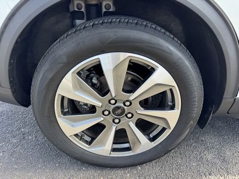 Used 2025 Ford Escape Platinum w/ Premium Technology Package image 10