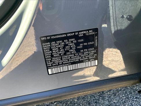 Used 2025 Volkswagen Atlas SE AWD/4WD image 35