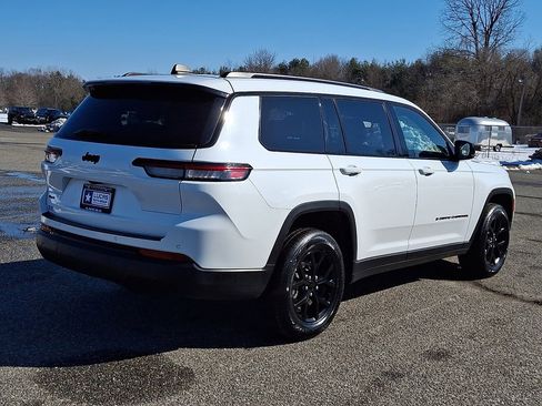 Used 2024 Jeep Grand Cherokee L Laredo AWD/4WD image 12
