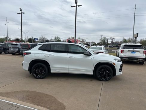 New 2026 Volkswagen Tiguan SE R-Line FWD image 4