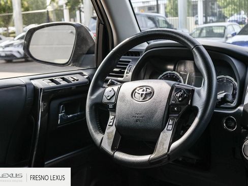 Used 2021 Toyota 4Runner TRD Off-Road Premium w/ Moonroof Package AWD/4WD image 18