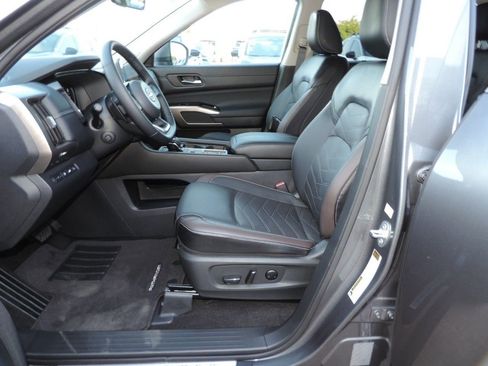 Used 2024 Nissan Pathfinder Platinum w/ Cargo Package FWD image 20