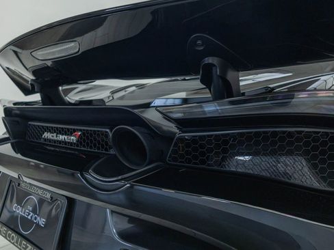 Used 2018 McLaren 720S Performance RWD image 25