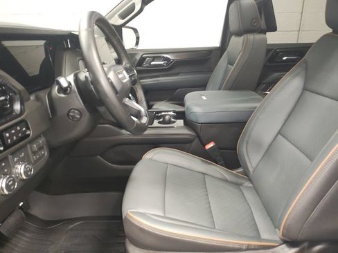 Used 2025 GMC Yukon AT4 w/ AT4 Premium Plus Package AWD/4WD image 23