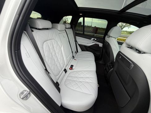 Used 2024 BMW X5 xDrive40i w/ Parking Assistance Package AWD/4WD image 21