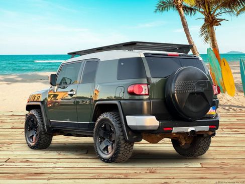 Used 2010 Toyota FJ Cruiser 4WD image 3