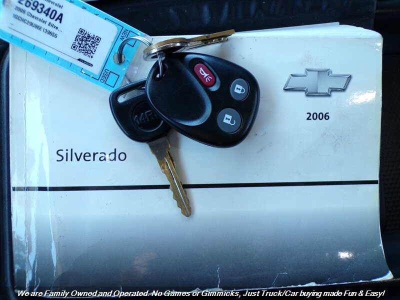 Used 2006 Chevrolet Silverado 2500 LT RWD image 33
