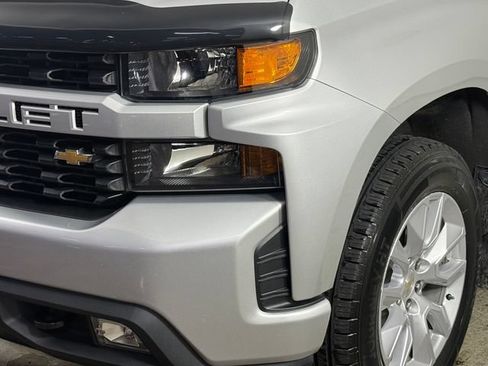Used 2022 Chevrolet Silverado 1500 Custom w/ Safety Confidence Package AWD/4WD image 9