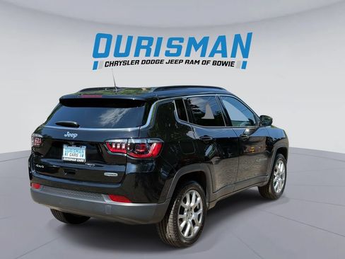 Used 2023 Jeep Compass Latitude AWD/4WD image 2