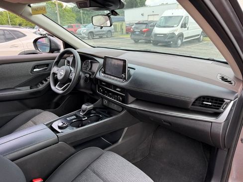 Used 2023 Nissan Rogue SV AWD/4WD image 21