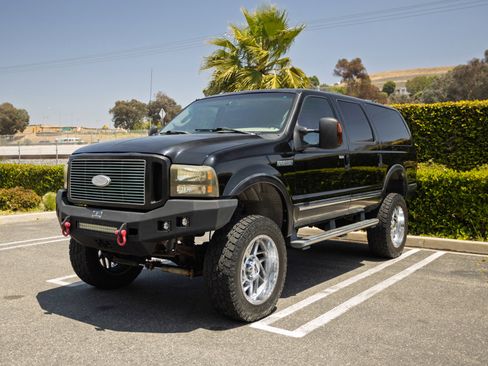 Used 2005 Ford Excursion Limited AWD/4WD image 1