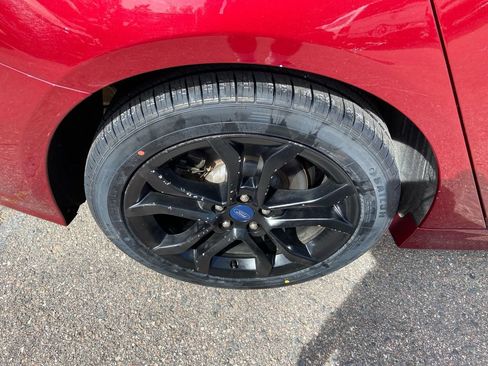 Used 2019 Ford Fusion SE w/ Equipment Group 151A FWD image 11