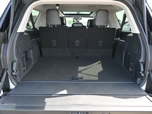 New 2027 Ford Expedition Max Platinum w/ Driver's Package RWD image 7