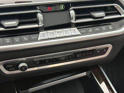 Used 2021 BMW X5 M50i w/ Executive Package image 27