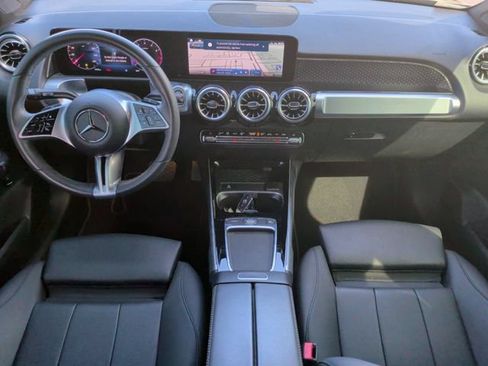 Used 2025 Mercedes-Benz GLB 250 w/ Exclusive Package image 27
