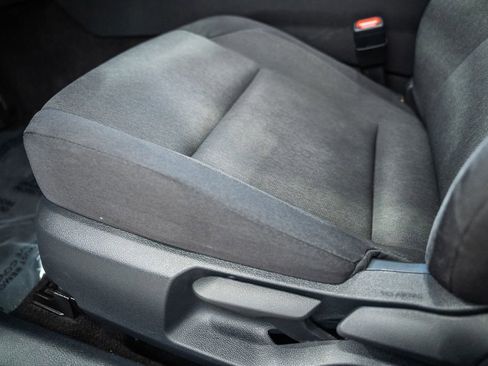 Used 2025 Toyota Camry LE image 33