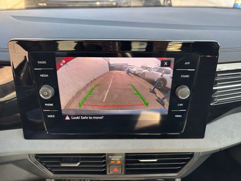 Used 2025 Volkswagen Jetta SE image 27