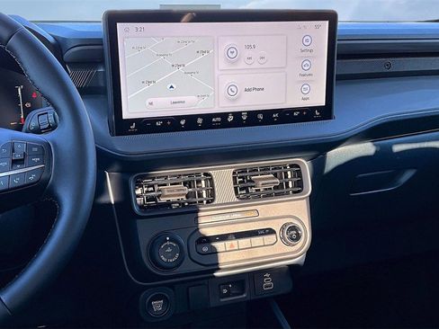 New 2025 Ford Maverick Lariat w/ Black Appearance Package image 7