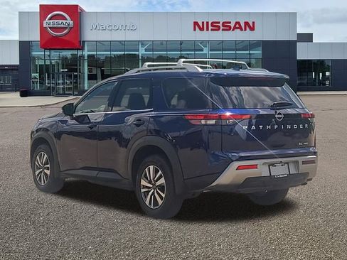 Used 2023 Nissan Pathfinder SL AWD/4WD image 5