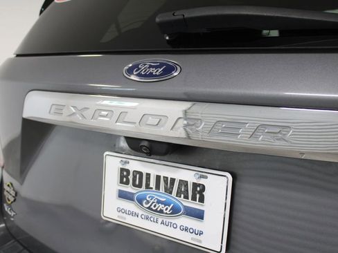 Used 2022 Ford Explorer XLT w/ Equipment Group 202A image 13