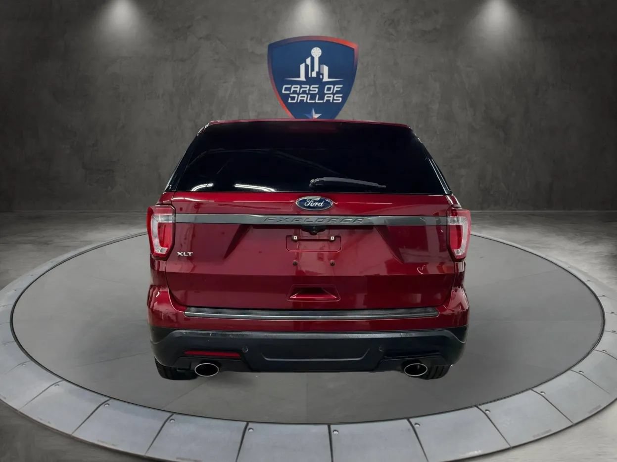 Used 2019 Ford Explorer XLT w/ Equipment Group 202A FWD image 4