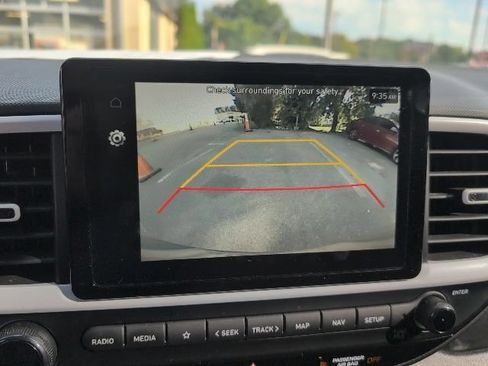 Used 2023 Hyundai Venue Limited w/ Cargo Package FWD image 14