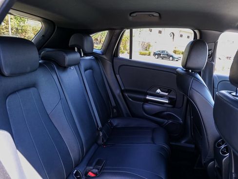 Used 2025 Mercedes-Benz GLA 250 image 19