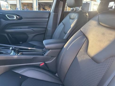 New 2026 Jeep Compass Latitude image 19