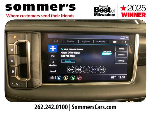 Used 2021 GMC Yukon XL Denali w/ Denali Premium Package AWD/4WD image 15