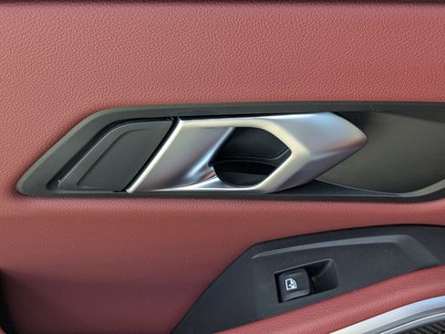 New 2025 BMW 330i xDrive Sedan w/ Premium Package image 27