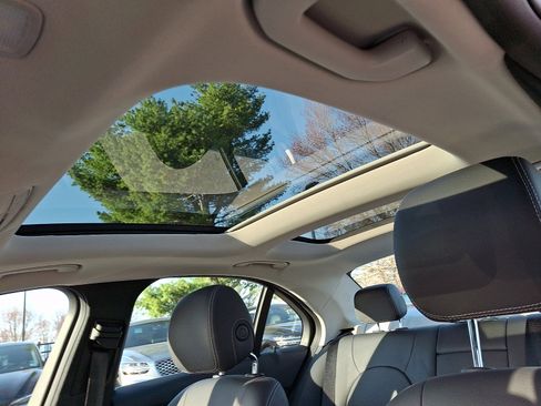 Used 2018 Mercedes-Benz C 300 4MATIC Sedan image 15